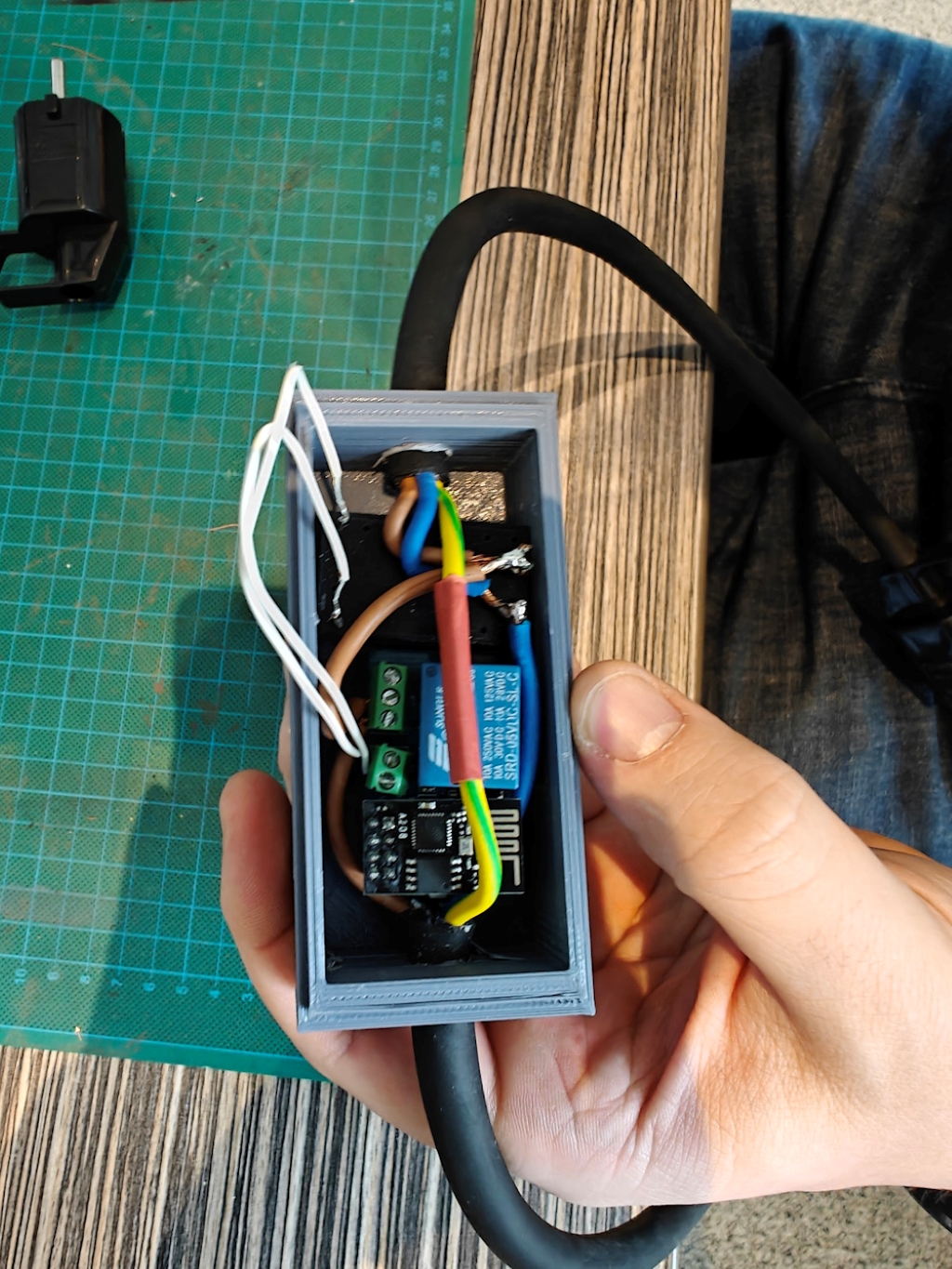 An assembled smart socket